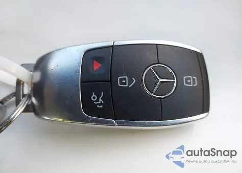 2019 Mercedes-Benz C 300 z USA, uszkodzony, nr VIN 55SWF8DB9KU288770